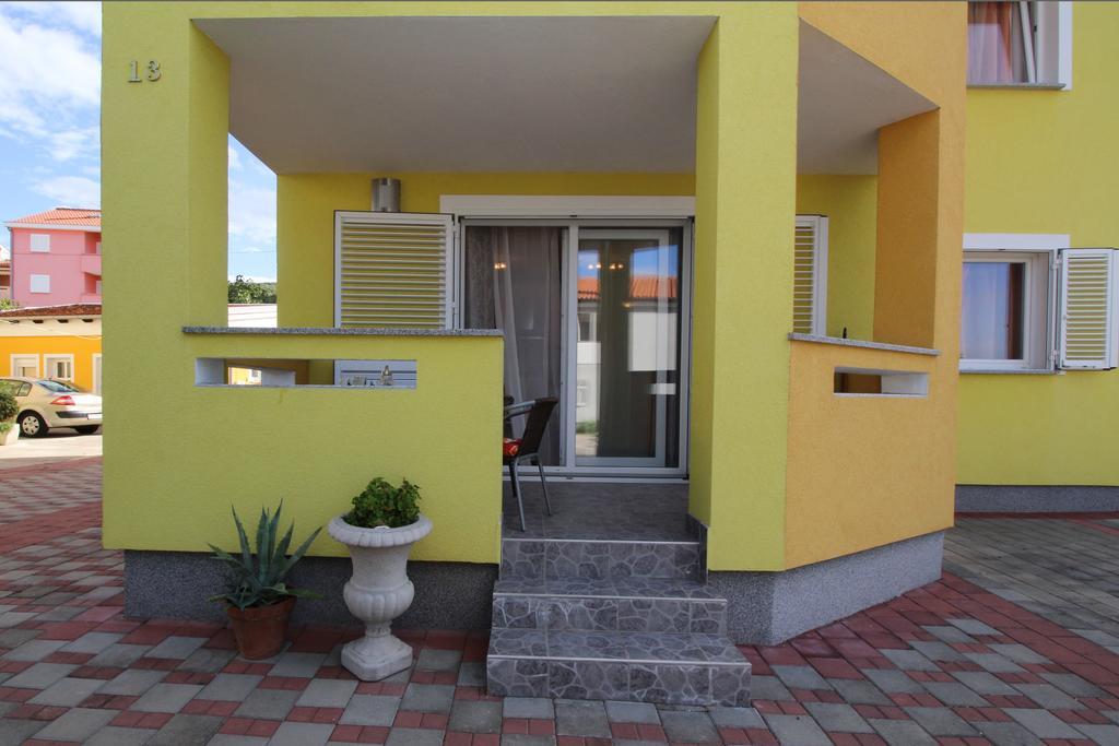 Apartments Koritnik Пунат Стая снимка