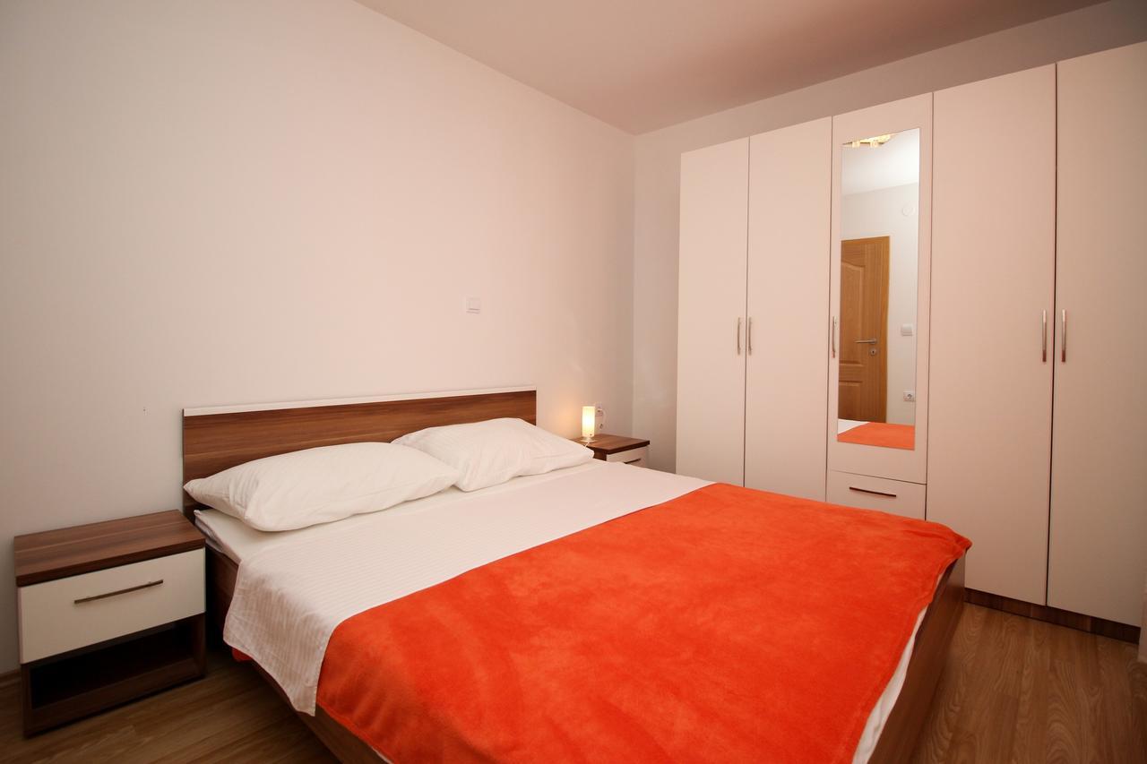 Apartments Koritnik Пунат Екстериор снимка