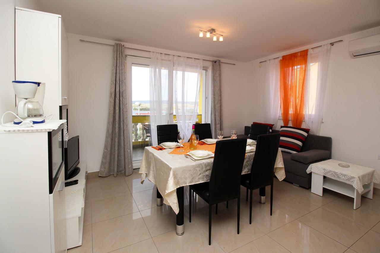 Apartments Koritnik Пунат Екстериор снимка