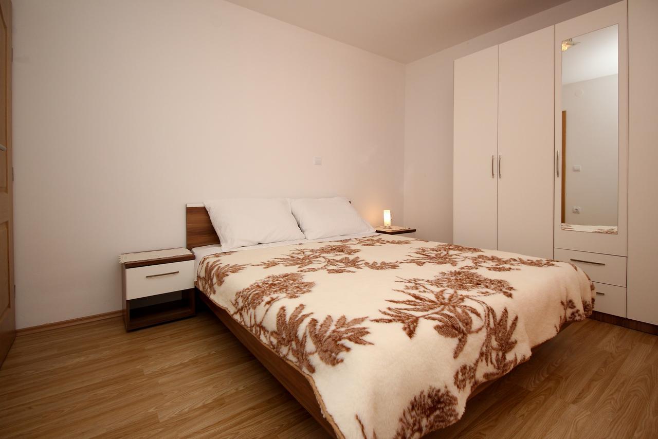 Apartments Koritnik Пунат Екстериор снимка